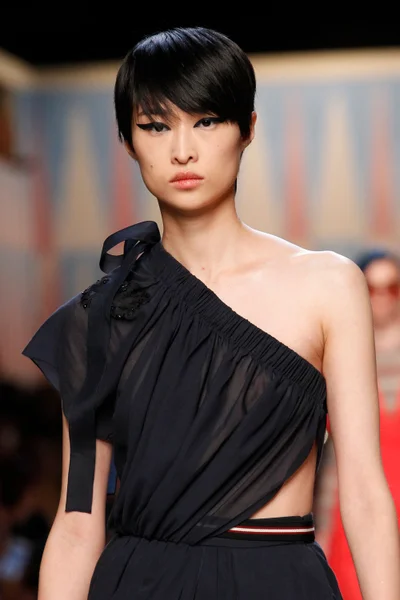Look 37